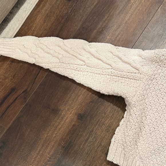 Free People Button-Up Cable Knit Cardigan - Cream NWOT size S - Picture 10 of 10